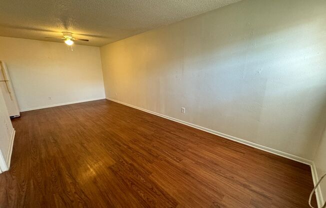 1 bed, 1 bath, $525, Unit Apt A