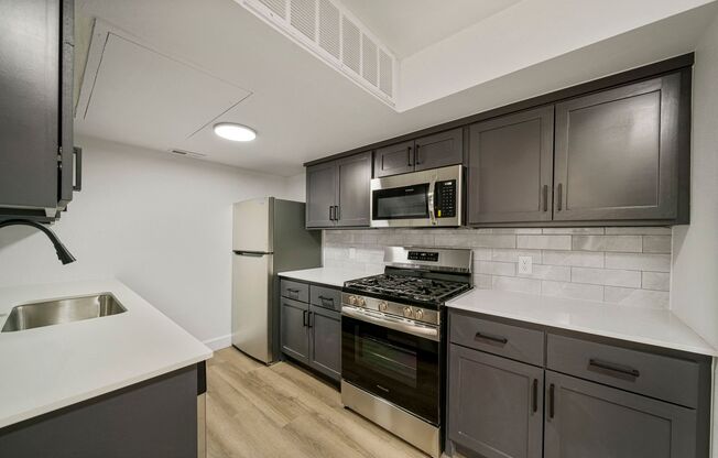 1 bed, 1 bath, 630 sqft, $945