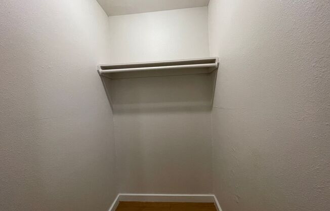 1 bed, 1 bath, 700 sqft, $999, Unit ELP2200-105