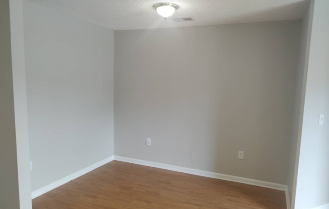 2 beds, 1 bath, $1,295, Unit Unit C