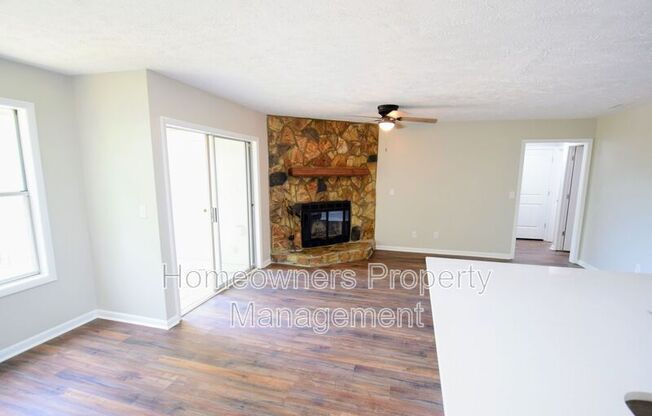 1018 5 BROOKHOLLOW DR