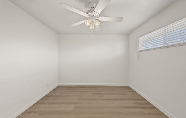 2 beds, 1 bath, 935 sqft, $1,599, Unit 01