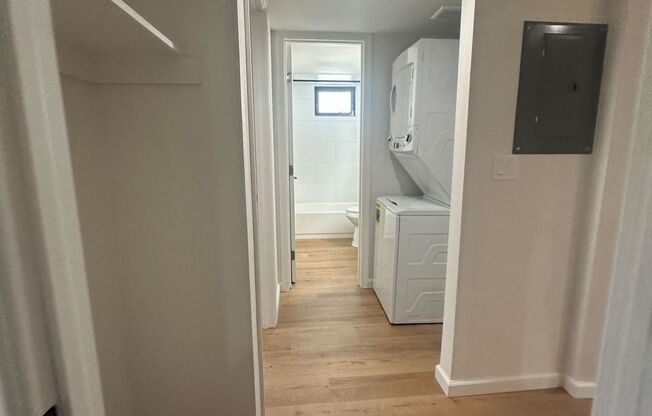 2 beds, 1 bath, 802 sqft, $1,595, Unit 216