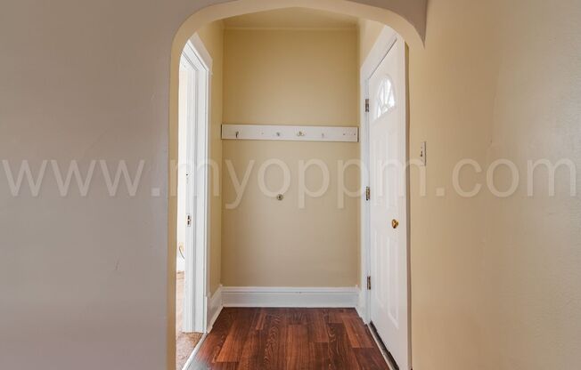 Available Now! | Bright 3 Bedroom / 2 Bathroom Home | 13th & Martha