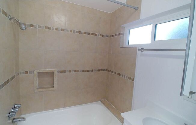 2 beds, 2 baths, 910 sqft, $2,450, Unit 308