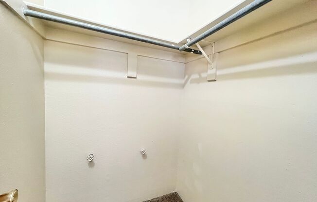 2 beds, 1.5 baths, 948 sqft, $975, Unit Unit 37