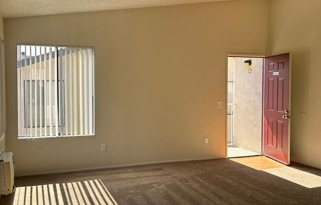 2 beds, 2 baths, 900 sqft, $2,200, Unit 52