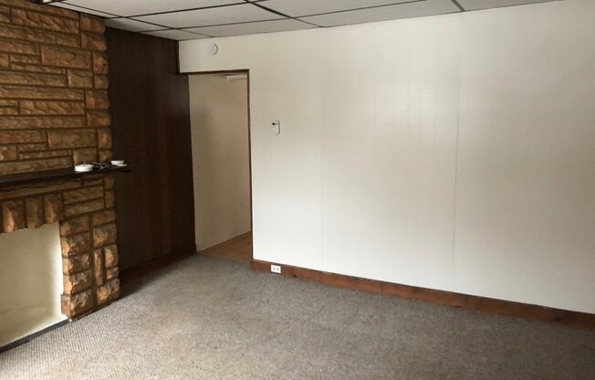 Charming Single-Family Home in Hazelwood – Available July 1st!