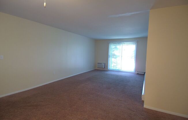2 beds, 1 bath, 900 sqft, $1,195, Unit 4705 Indian Hills Dr., #10, Mount Pleasant, WI 53406