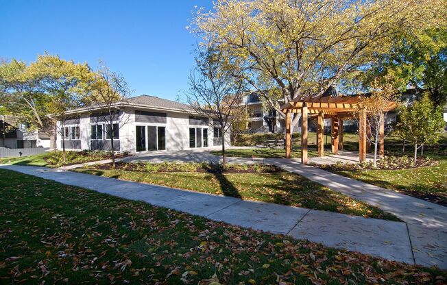 2 beds, 1 bath, 1,200 sqft, $1,495, Unit 36-309