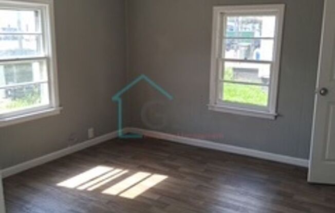 2 beds, 1 bath, 878 sqft, $1,000, Unit 222 Earl Street-1