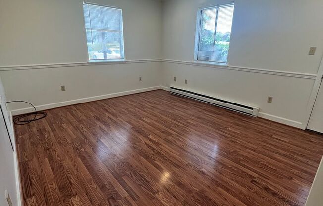 1 bed, 1 bath, 500 sqft, $1,400, Unit U-4