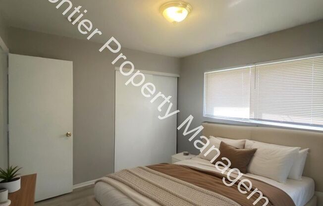 Freshly updated 2 bedroom apartment in Florissant!