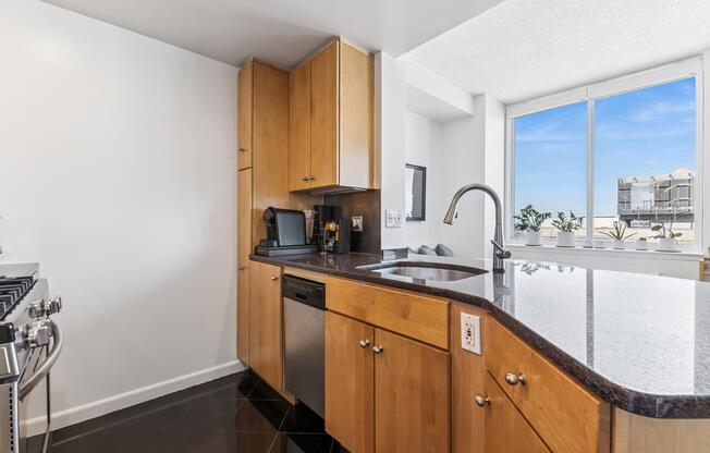 1 bed, 1 bath, 819 sqft, $5,000, Unit PH4D