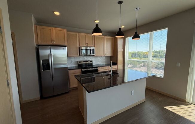1 bed, 1 bath, 822 sqft, $1,710, Unit #415