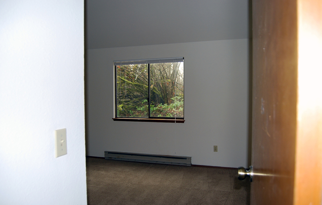 Lovely 3 Bedroom Home in Gated Community in Renton