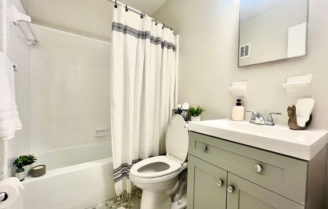 1 bed, 1 bath, 640 sqft, $1,599, Unit 31