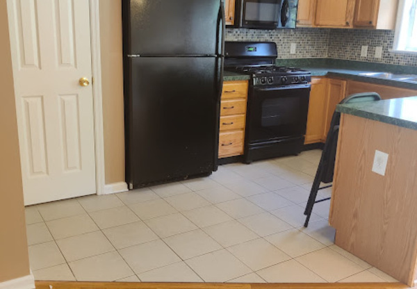 103 E GORGAS LN