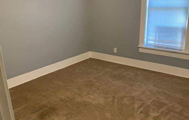 1 or 2 bedroom upstairs apartment