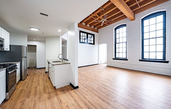 2 beds, 1 bath, 890 sqft, $1,475, Unit Apartment 108