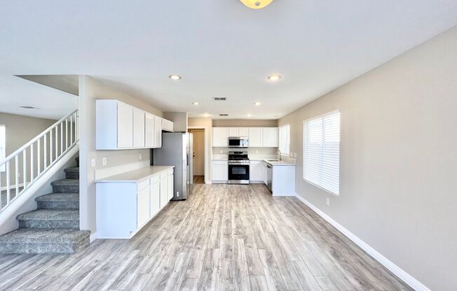 Wonderful 2-story single-family home with 4 bedrooms in SUMMERLIN SOUTH!