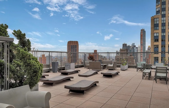445 5 AVE