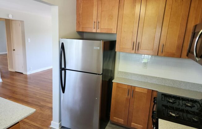 2 beds, 1 bath, 897 sqft, $2,385, Unit A-15