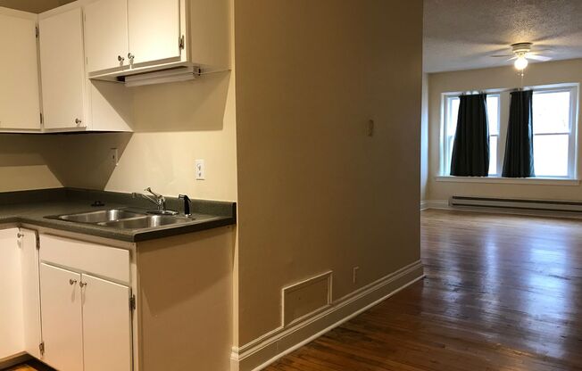 2 beds, 1 bath, 750 sqft, $1,350, Unit 106