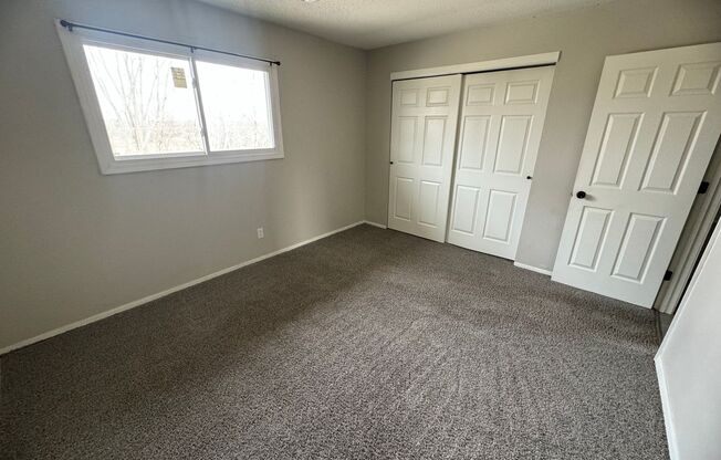 2 beds, 1 bath, $825, Unit #6