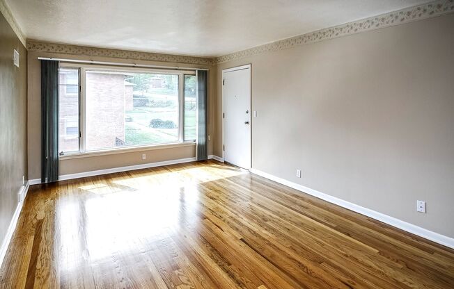 Spacious 2-Bed and 1-Bath Apartment!