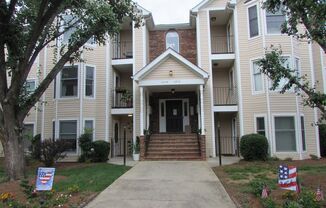 2 Bed, 2 Bath Condo - Desirable Location - Golf Course View