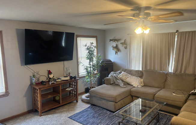 3609 N 85 ST