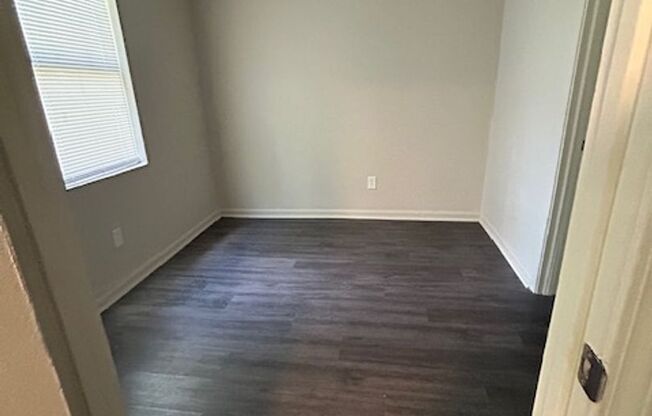 1 bed, 1 bath, $1,025, Unit 6