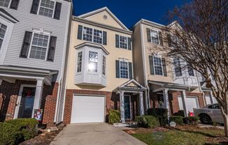 Charming 3-Bedroom, 2.5-Bathroom Townhome in High Point, NC – 4143 Tarrant Trace Circle