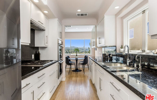 2330 RONDA VIS DR