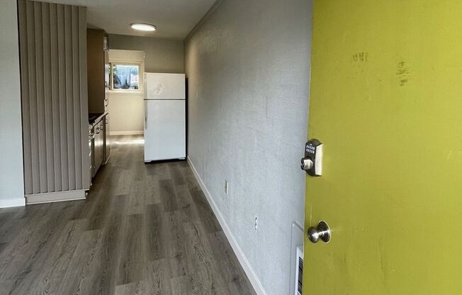 1 bed, 1 bath, 350 sqft, $1,195, Unit 309