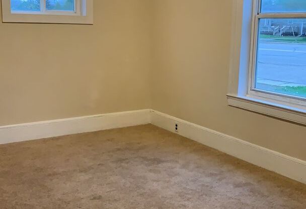 3 beds, 1 bath, $1,200