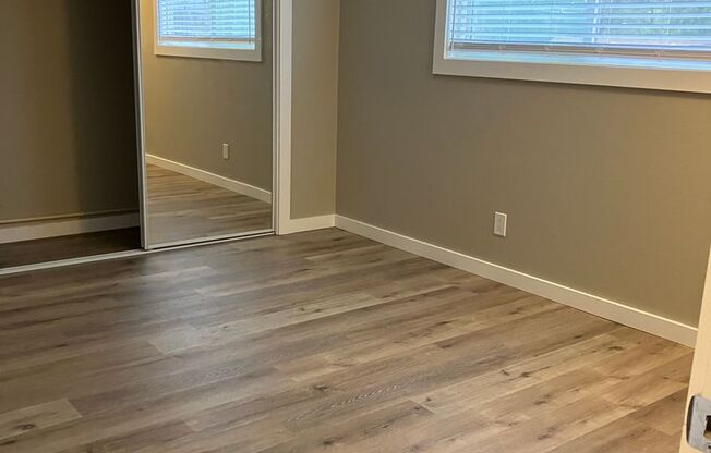 2 beds, 1 bath, 727 sqft, $1,695, Unit 23