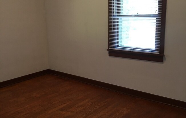 2 beds, 1 bath, $1,500