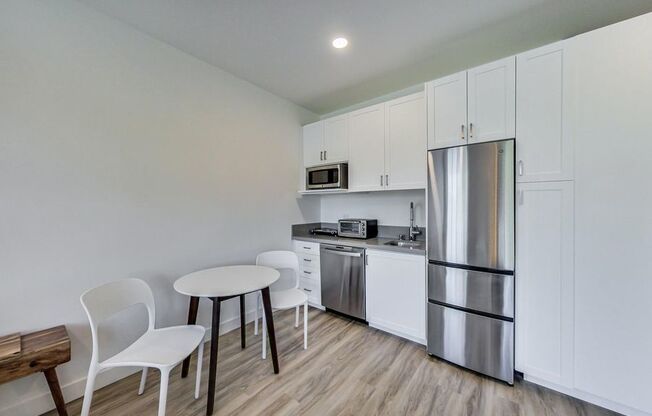 220 GRAND AVE