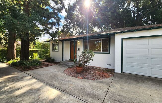 Beautiful Remodeled Duplex in Palo Alto Available Now!