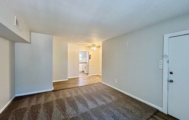 2 beds, 1 bath, $850, Unit MA9143