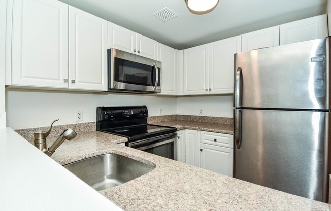 2 beds, 2 baths, 1,049 sqft, $4,300, Unit 824
