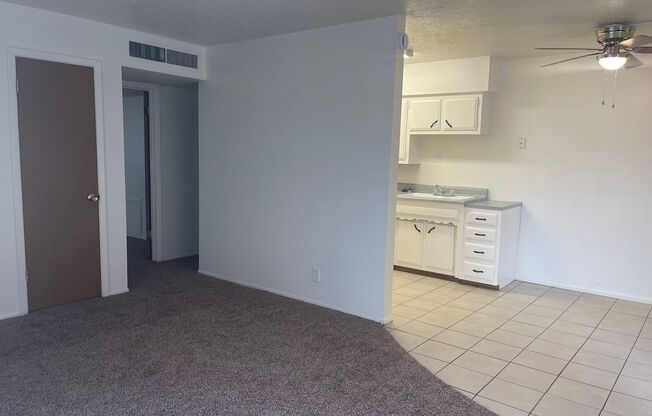 1 bed, 1 bath, 687 sqft, $875, Unit 22