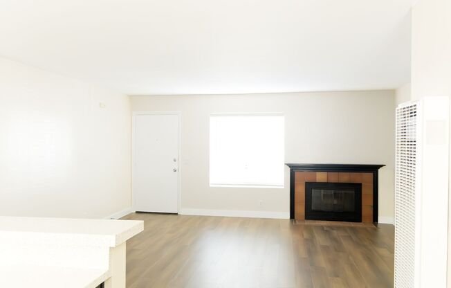 2 beds, 2 baths, 945 sqft, $2,650, Unit 69-202