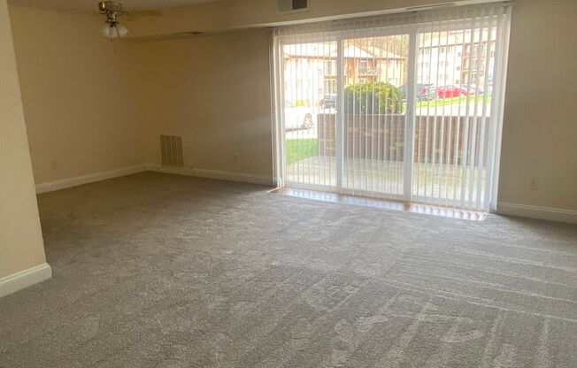 1 bed, 1 bath, 800 sqft, $1,600, Unit 3355 #004