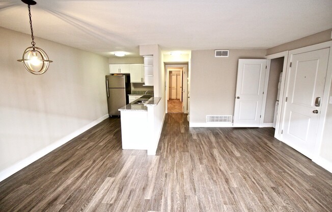 1 bed, 1 bath, 639 sqft, $1,095, Unit 4922-07