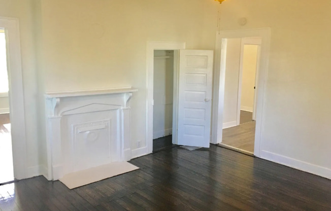 Beautiful 2 Bedroom 1 Bathroom Home with Spacious Living and Backyard