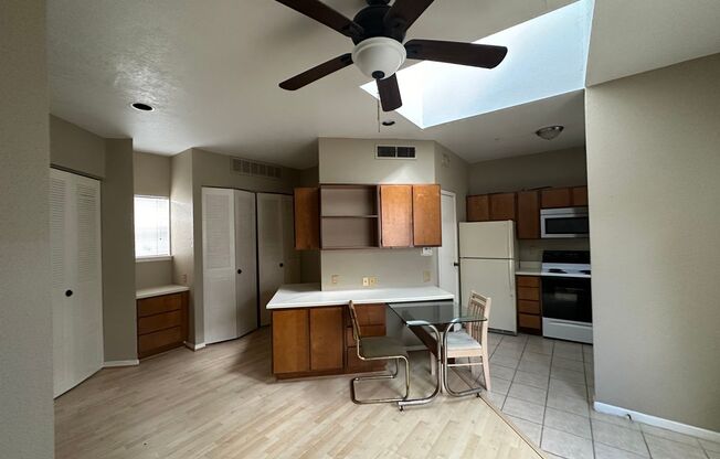 Studio, 1 bath, 432 sqft, $895, Unit 68