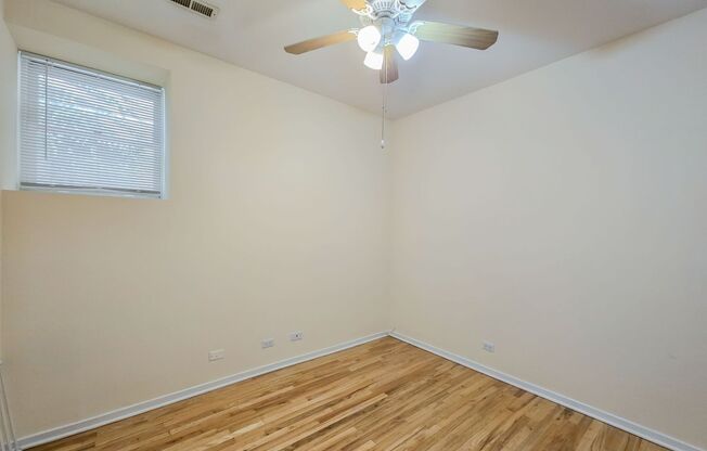 2 beds, 1 bath, 1,050 sqft, $2,695, Unit 2320-G
